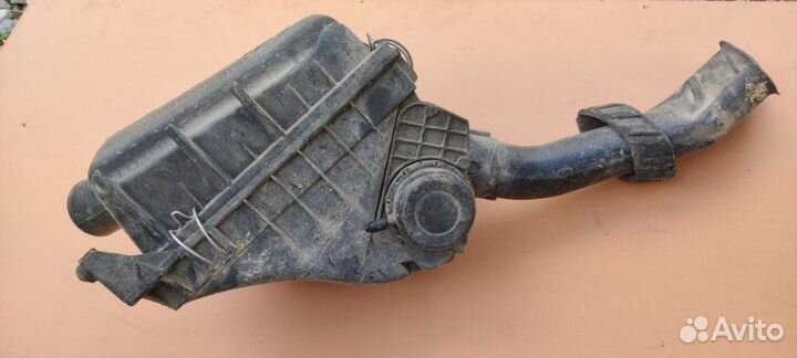 Корпус воздушного фильтра Opel Vectra A 1.8