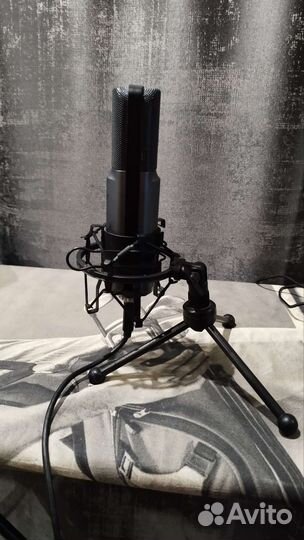 Микрофон Trust lance GXT 242 черный