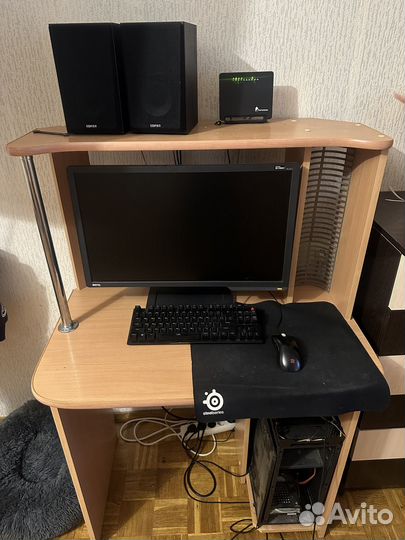 Компьютерный стол