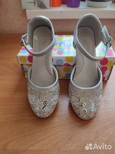 Туфли для девочки размер 34