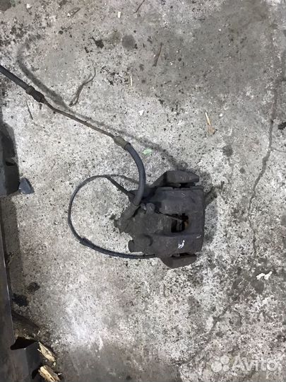 Тормозной суппорт передний BMW X5 E53