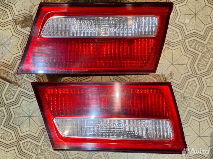Задние фары nissan presage 2001