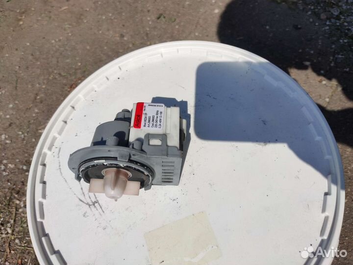 Насос, помпа стиральной машины zanussi ZWO 3104