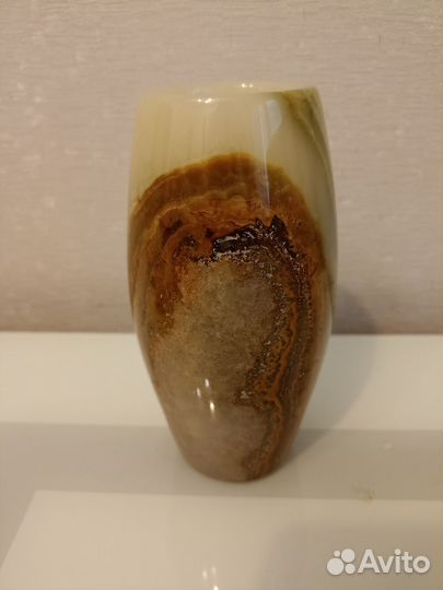 Ваза, вазочка из оникса