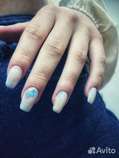 Модель на маникюр