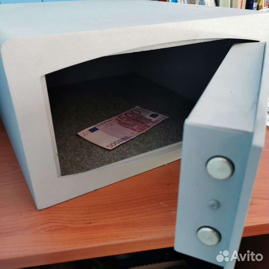 Сейф мебельный