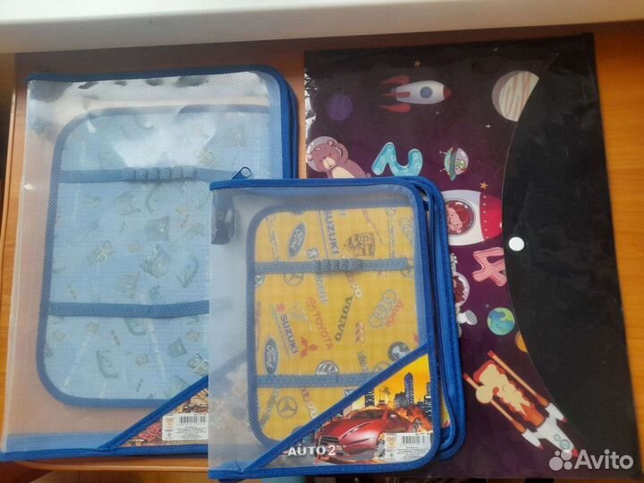 Папки для тетрадей,альбомы,краски,карандаши и др