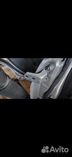 Дверь правая передняя,хонда фит 2011 года