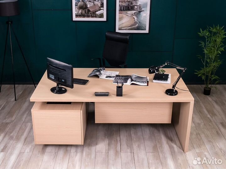 Стол в кабинет руководителя Италия