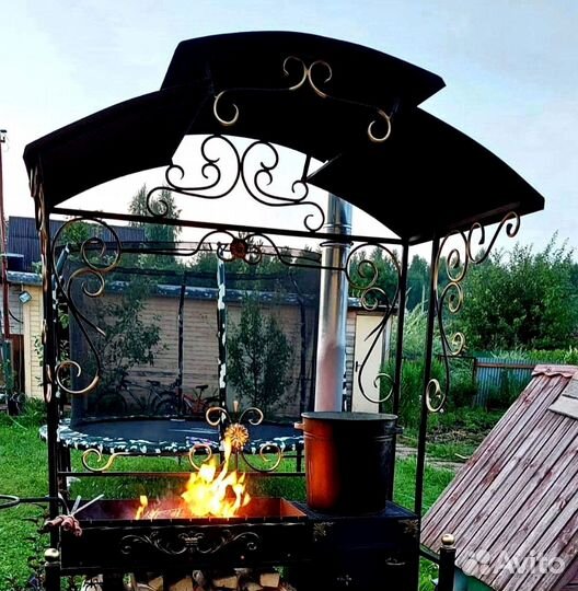 Мангал с крышей
