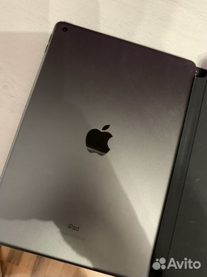 iPad 8 поколения 2020 комплект