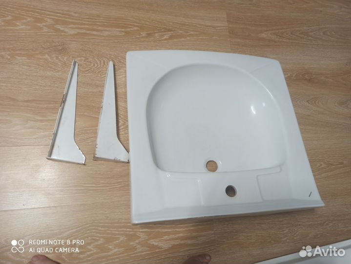 Раковина сантек над старальной машиной 60 см