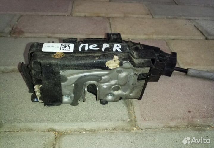 Замок двери передний правый Mercedes-Benz S-Clacc