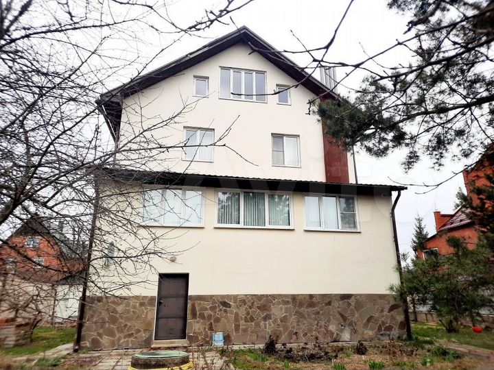 Дом 357 м² на участке 12 сот.