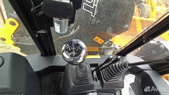 Экскаватор-погрузчик MST M544, 2023