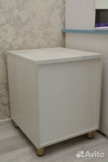 Тумба с 3 ящиками