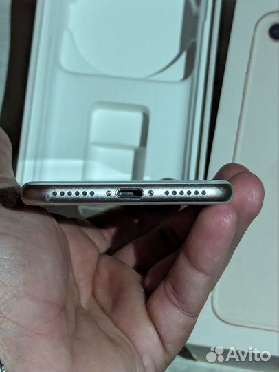 iPhone 8, 64 ГБ