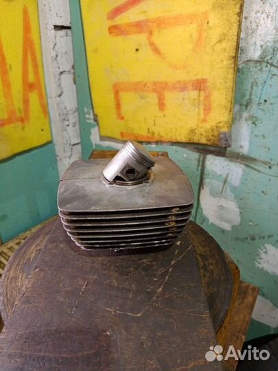 Цилиндр с поршнем мотоцикла Минск 3.112