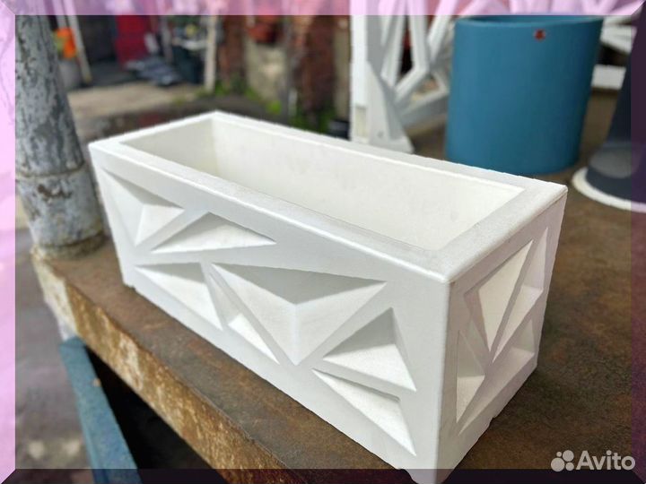 Кашпо для цветов из пластика