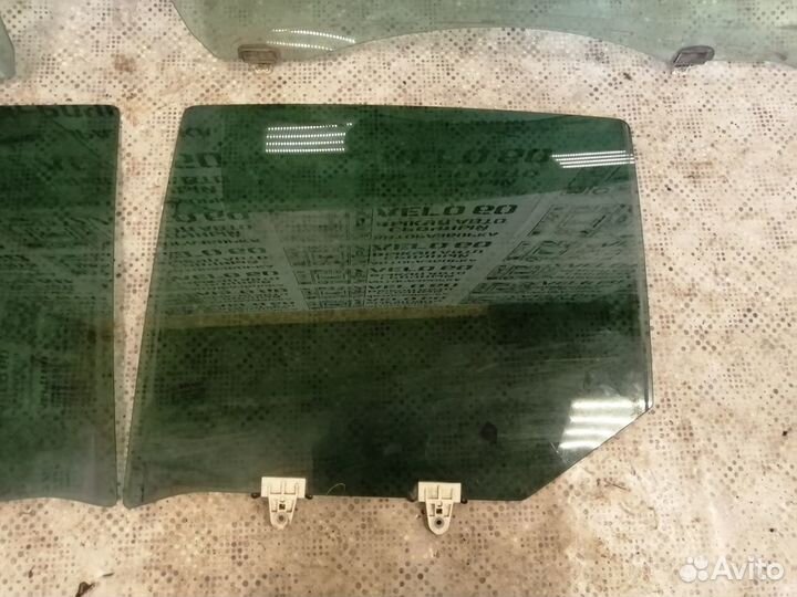 Стекло двери для Renault Megane 3