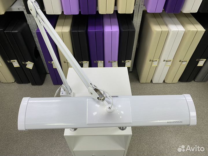 Лампа настольная для маникюра