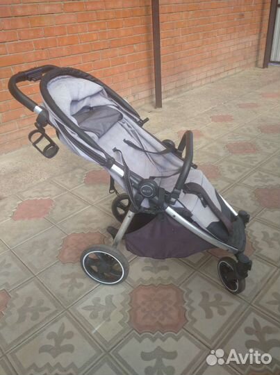 Прогулочная коляска