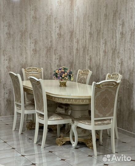 Столы и стулья