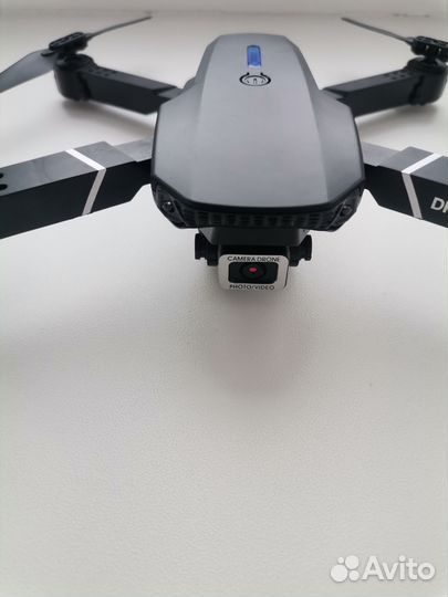 Квадрокоптер е 88 с камерой, дрон