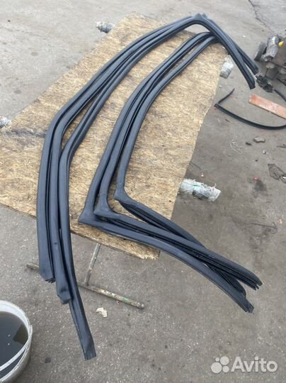 Улотнители дверей mitsubishi carisma