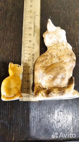 Фарфоровая статуэтка кошка с котенком