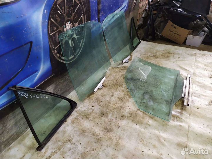 Стекла дверей MB W202