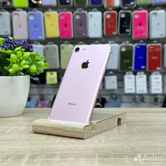 Телефон iPhone 7 Rose Gold