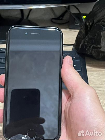 Телефон iPhone 7