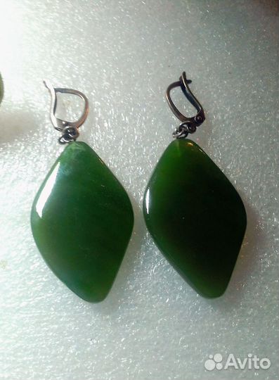 Серьги с нефритом Брошь нефрит