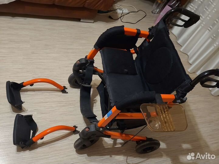Коляска инвалидная складная