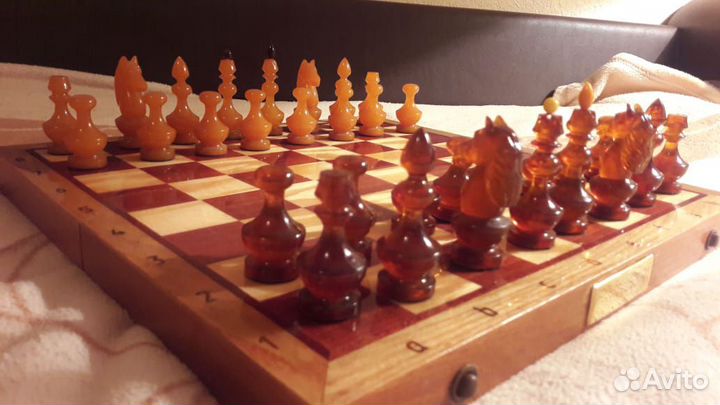 Шахматы янтарные