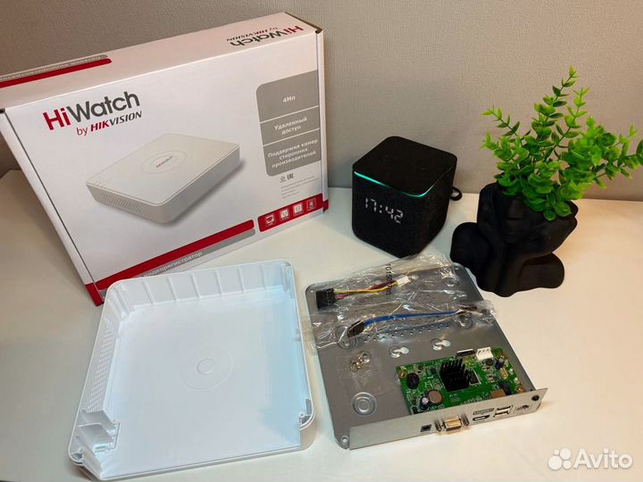 IP Видеорегистратор HiWatch DS-N208(C) восьмиканал