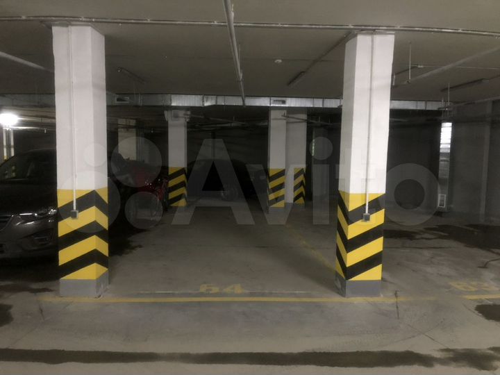 Машиноместо, 18 м²