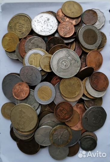 100 иностранных монет (набор)