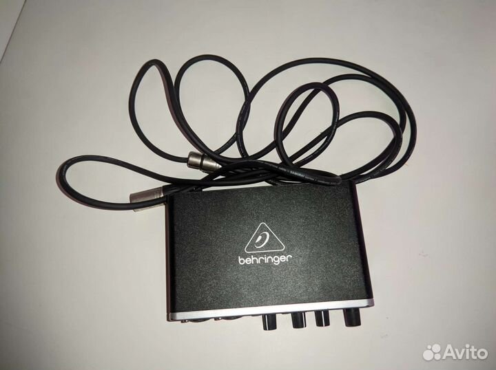 Внешняя аудиокарта Behringer U-phoria UMC202HD