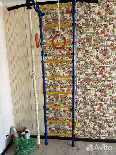 Шведская стенка с турником