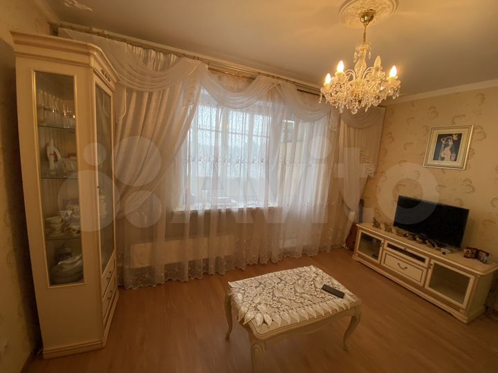 2-к. квартира, 52 м², 7/10 эт.