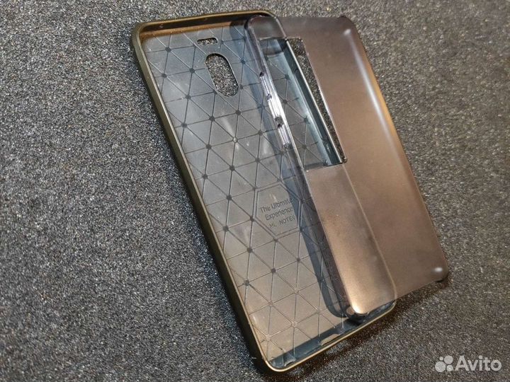 Чехол на телефон