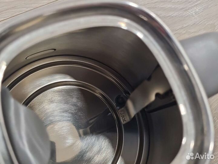 Чайник электрический delonghi