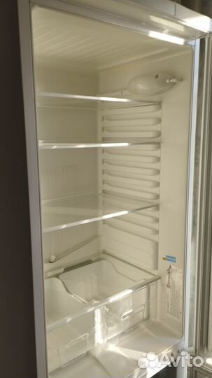 Холодильник бу Indesit ES 20