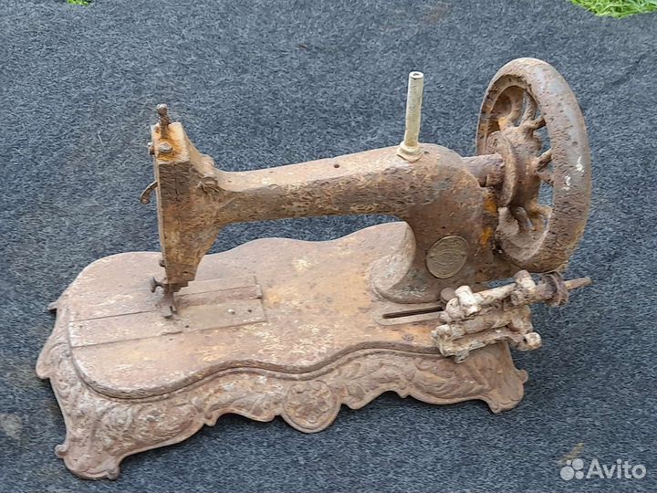 Редчайшая швейная машинка Frister & Rossmann