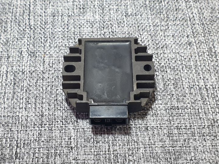 Yamaha XJR400R Реле-регулятор