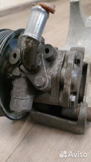Насос гидроуселителя руля Volkswagen Touareg 1 4.2