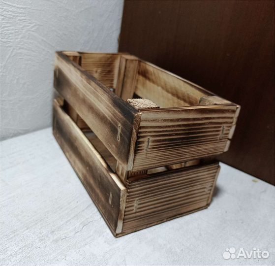 Деревянный ящик для цветов