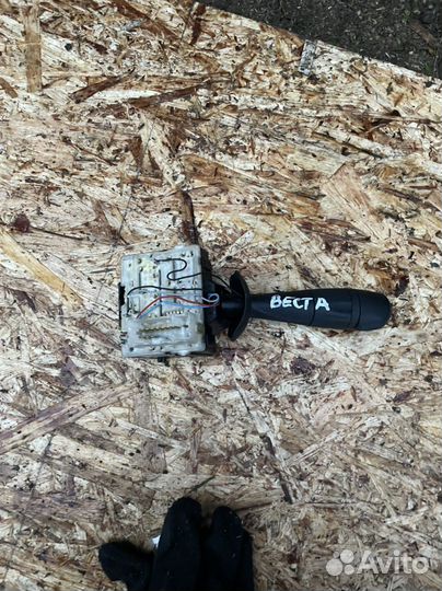 Подрулевой переключатель дворников LADA Vesta